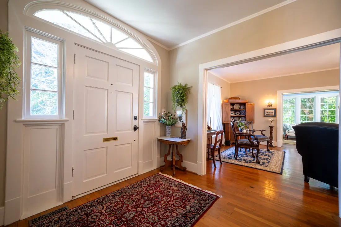 Entrance foyer with fanlight over the front door